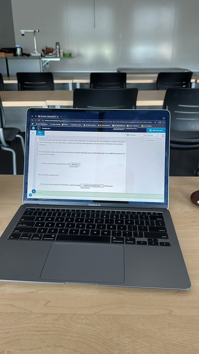 JapanRusty9211's tweet image. Last test of the semester. Really hoping I can cheat!! #didntstudy #chatgpt