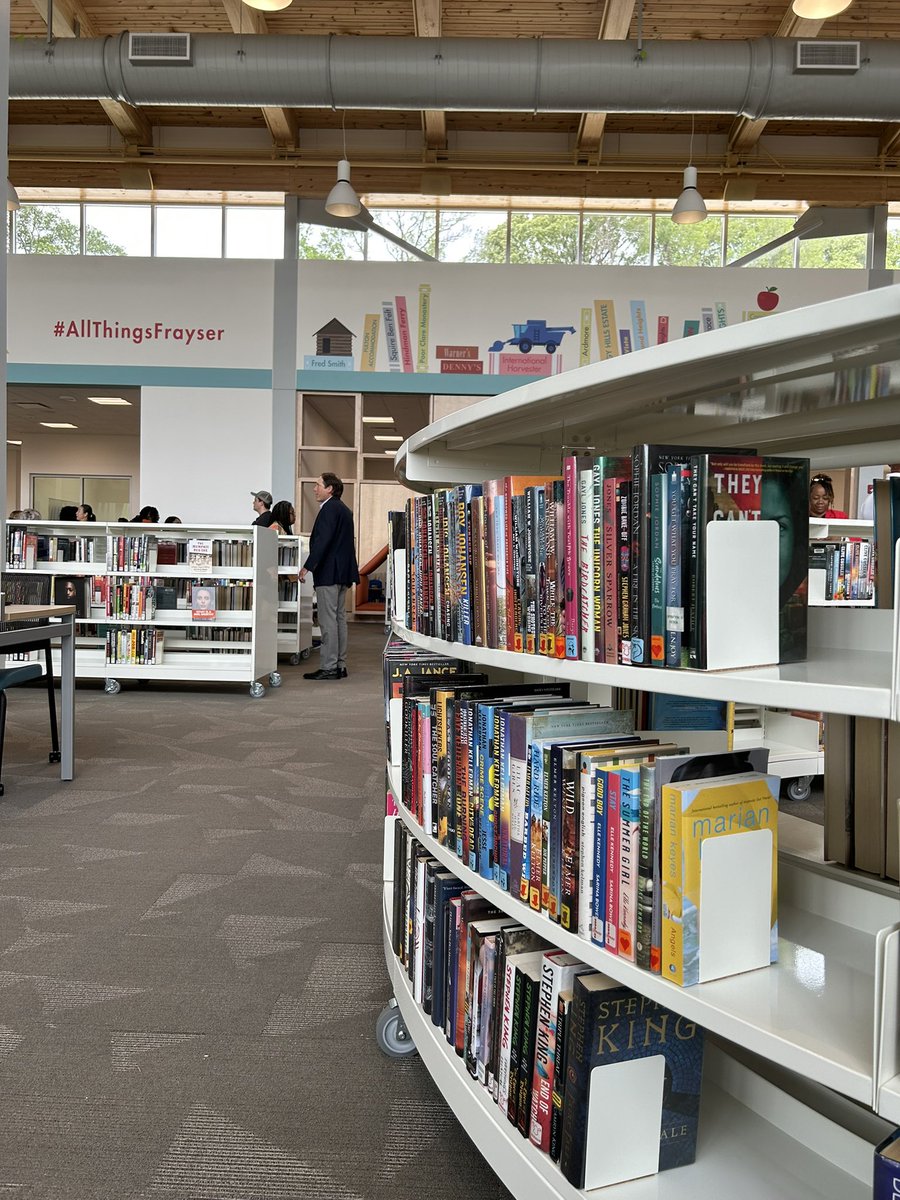 KathsBurgess's tweet image. I love a library opening! #AllThingsFrayser @CityOfMemphis