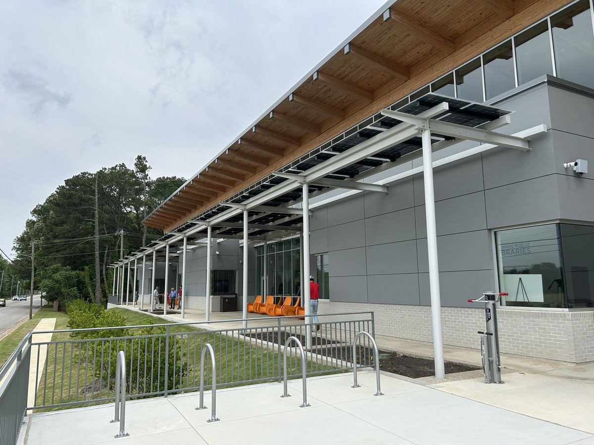 KathsBurgess's tweet image. I love a library opening! #AllThingsFrayser @CityOfMemphis