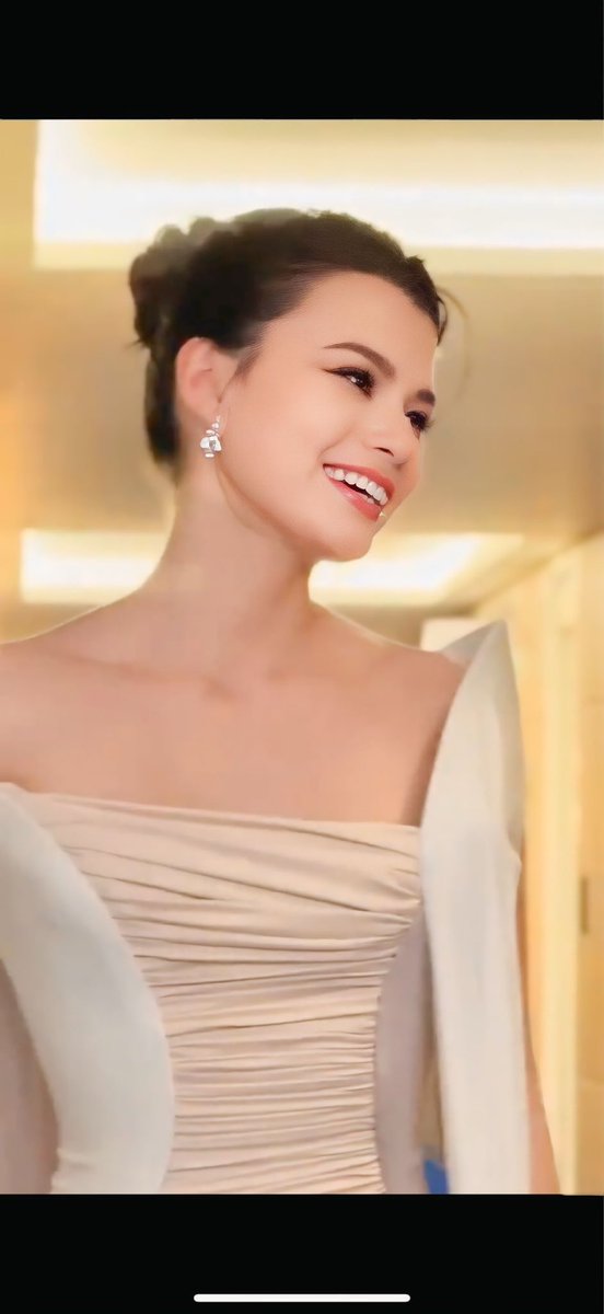 BR_Freenbecky's tweet image. Fala aí se não parece uma princesa da Disney 

REBECCA WITH LOREAL IN CANNES
#LOrealxBeckyinCannes2025
#beckysangels