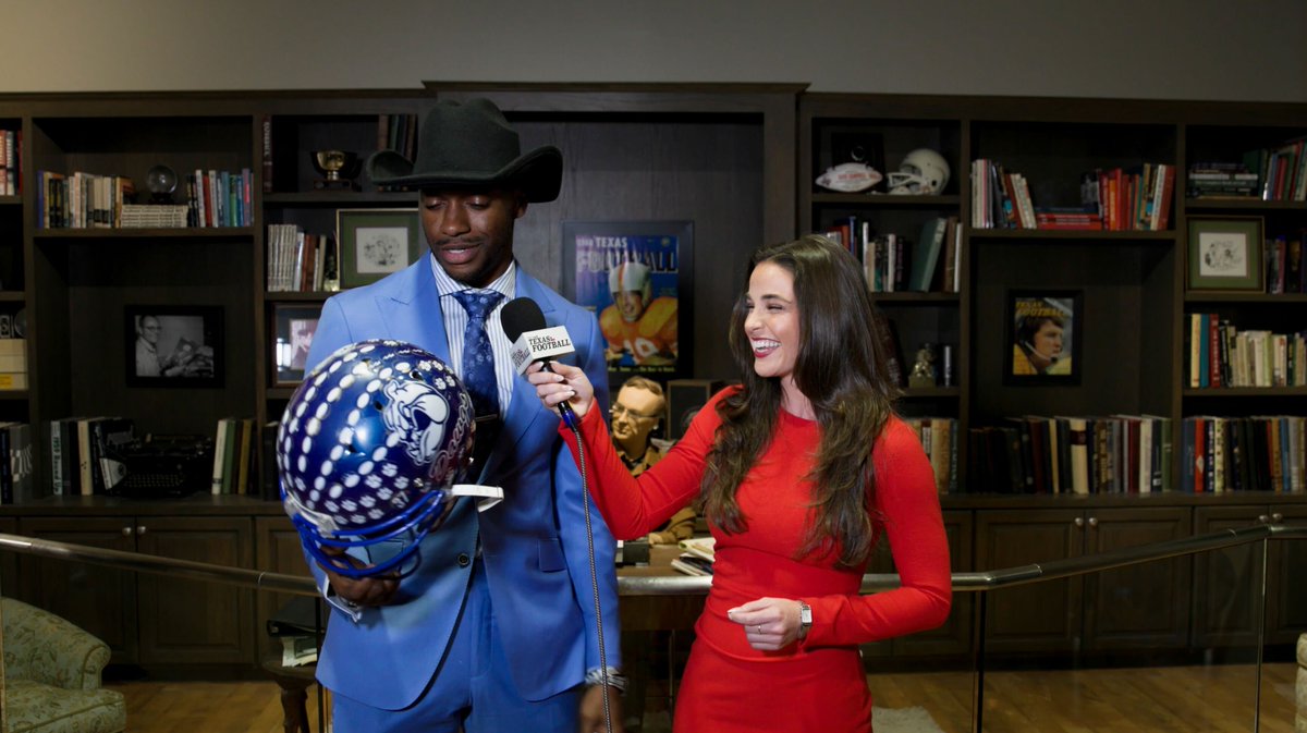 Dave Campbell's Texas Football — TexasFootball.com (@dctf) on Twitter photo Texas High School Football Hall of Fame Profile: <a href="/RGIII/">Robert Griffin III</a>.
Now enshrined in the <a href="/txhsfootballhof/">Texas High School Football Hall of Fame</a>, visit former <a href="/copperascoveisd/">Copperas Cove ISD</a> QB Robert Griffin III's Hall of Fame page: texasfootball.com/hof-robert-gri…
#TXHSFB #DCTF #TexasFootball #SicEm | <a href="/BUFootball/">Baylor Football</a> Texas High School Football Hall of Fame Profile: <a href="/RGIII/">Robert Griffin III</a>.
Now enshrined in the <a href="/txhsfootballhof/">Texas High School Football Hall of Fame</a>, visit former <a href="/copperascoveisd/">Copperas Cove ISD</a> QB Robert Griffin III's Hall of Fame page: texasfootball.com/hof-robert-gri…
#TXHSFB #DCTF #TexasFootball #SicEm | <a href="/BUFootball/">Baylor Football</a>