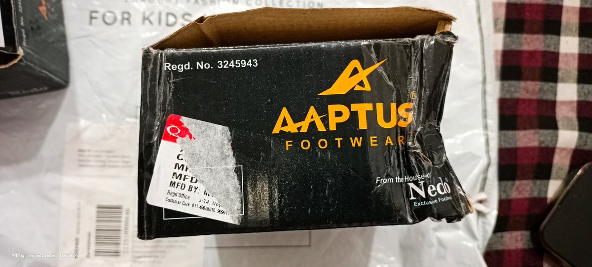 wkunal97's tweet photo. @firstcryindia Such a fraud first cry &amp; their vendors are doing. Order shoes with LED but the seller sent the shoes without LED &amp; without tag. When I raised a exchange request the pickup guy refused to take back the product due to the not available. I told him that the tag was https://t.co/DGbLLE4DUQ