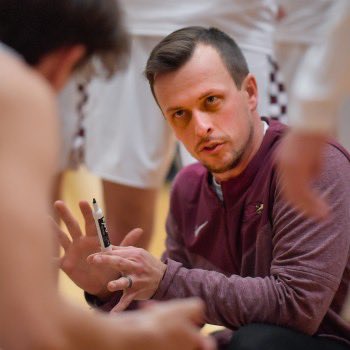 Lake_Hoops's tweet image. HBD Coach Roberts! Hope your day is filled with fist pumps and Starbucks !