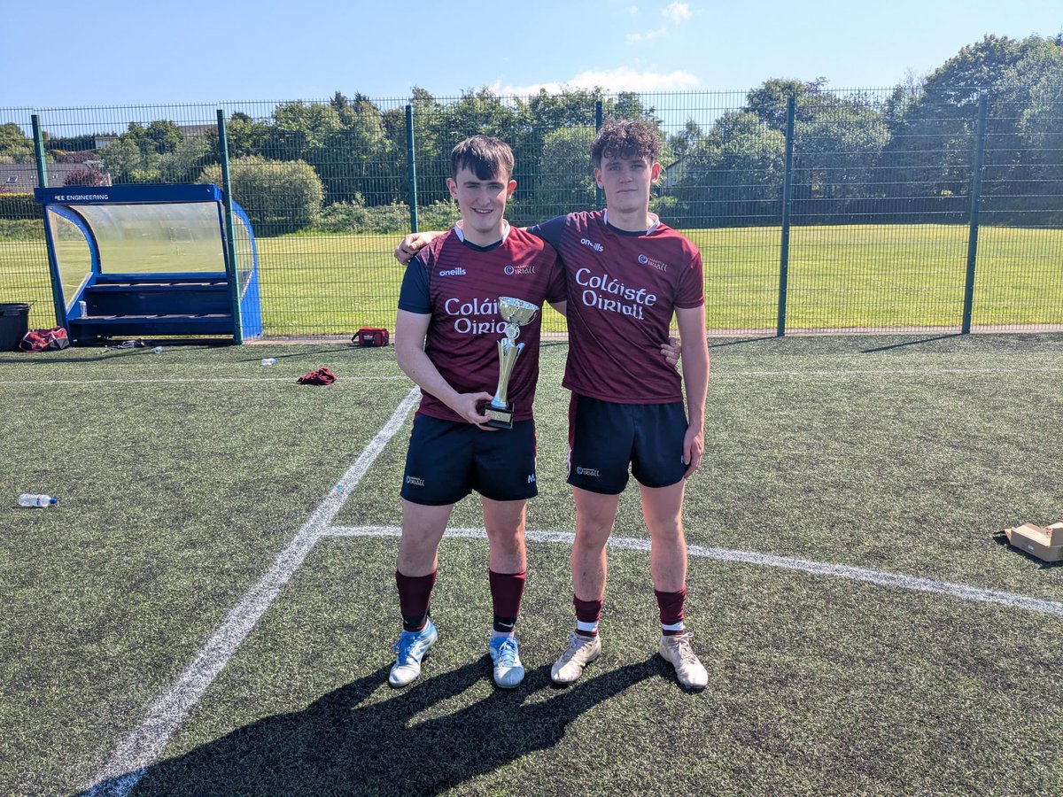 Bhuaigh ár bhfoireann sacair buachaillí faoi 19 cluiche ceannais sraithe an Chabháin-Mhuineacháin ar an Mháirt, ag buachaint ar Castleblayney College 8-2.  Slí iontach a bhí ann deireadh a chur leis an séasúr agus deireadh thar a bheith oiriúnach dár mbuachaillí ón 6ú bliain a