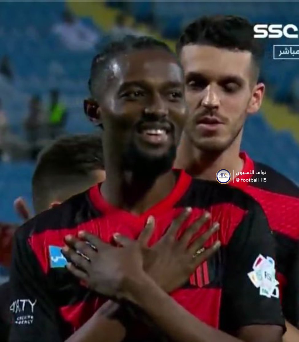 🚨🚨🚨🚨🚨🚨🚨🚨🚨🚨🚨🚨 عاجل

مينساه لاعب الرياض يحتفل على طريقة سمو سيدي الأمير محمد بن سلمان 

😱😱😱😱😱💚💚💚💚💚💚