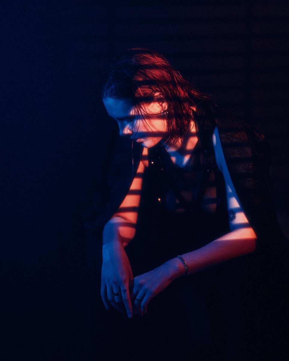 De retour avec un projet qui nous tenait à cœur tous deux, une ambiance boyish, badass, et comme toujours.J’ai envie de faire  plus de projets travaillant avec une vraie recherche d’ambiance et de style, plutôt que juste du lifestyle dont j'avoue me lasser un peu ! 
Model: Gen