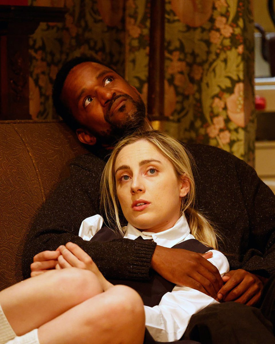 asmallmind's tweet image. The Play's The Thing Theatre Company's production of A Taste of Honey, currently running at Stantonbury Theatre, proves that Delaney's classic still has the power to shock. ⭐⭐⭐⭐
My full review:
asmallmindatthetheatre.blogspot.com/2025/05/review…