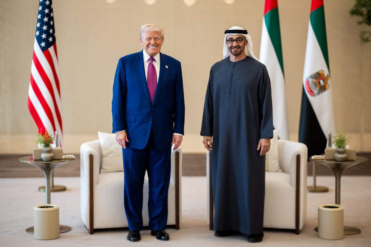 President Donald J. Trump meets with UAE President His Highness Sheikh Mohamed bin Zayed Al Nahyan in Abu Dhabi. 🇺🇸🇦🇪