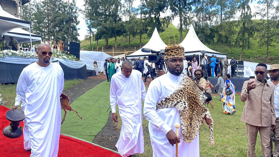 kivunewstoday's tweet photo. Installation officielle du #Mwami Butsitsi Isaac, Chef dela Chefferie de #Bukumu https://t.co/ph0VzAXBK0