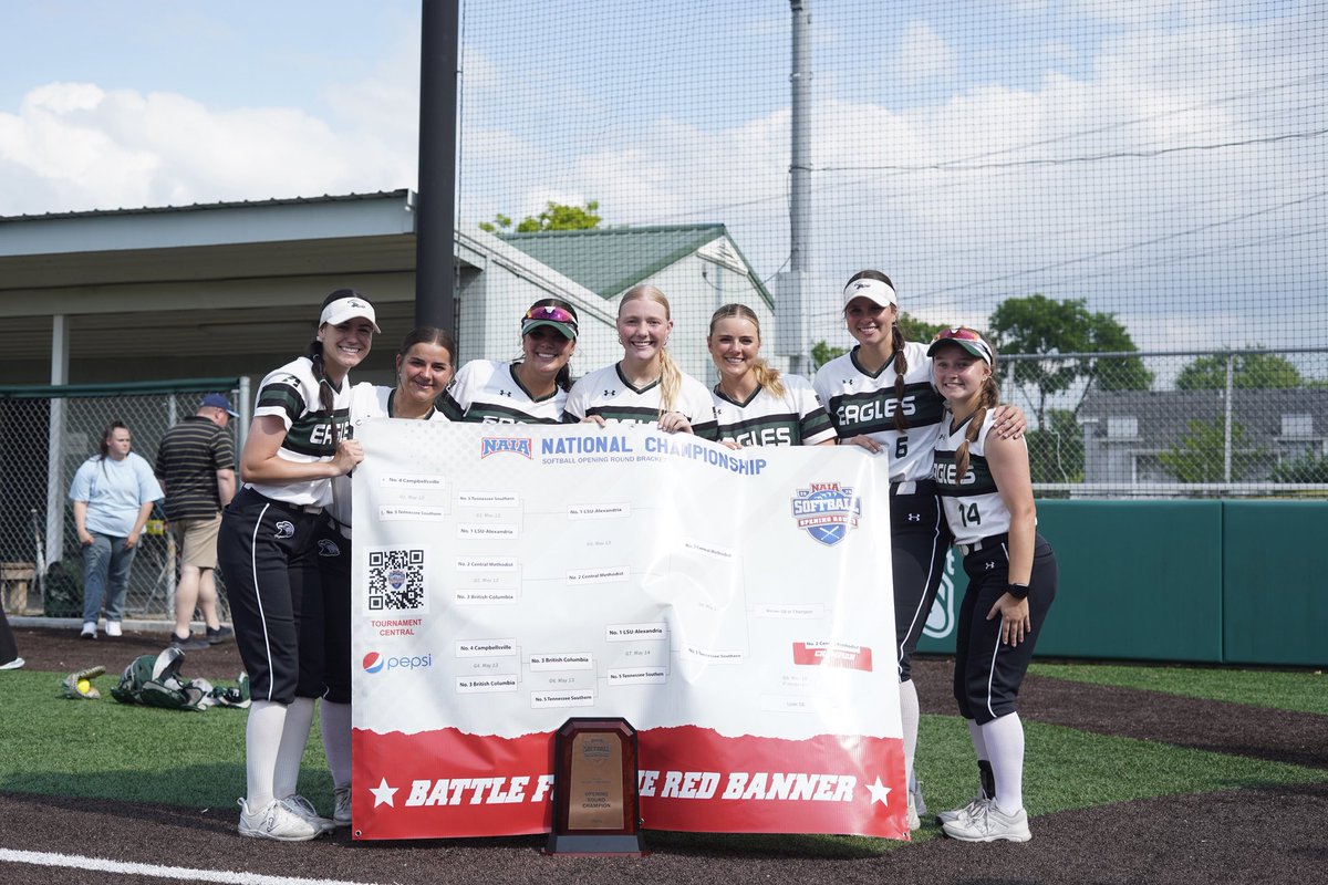 cmueaglesSB's tweet image. ALL SMILES BECAUSE WE ARE OPENING ROUND CHAMPS AND GOING BACK TO GEORGIA!!!! 🥳🥎🦅💗🔥🥛🐐☕️🍑👏🏻 #backtobacktoback #sweettea