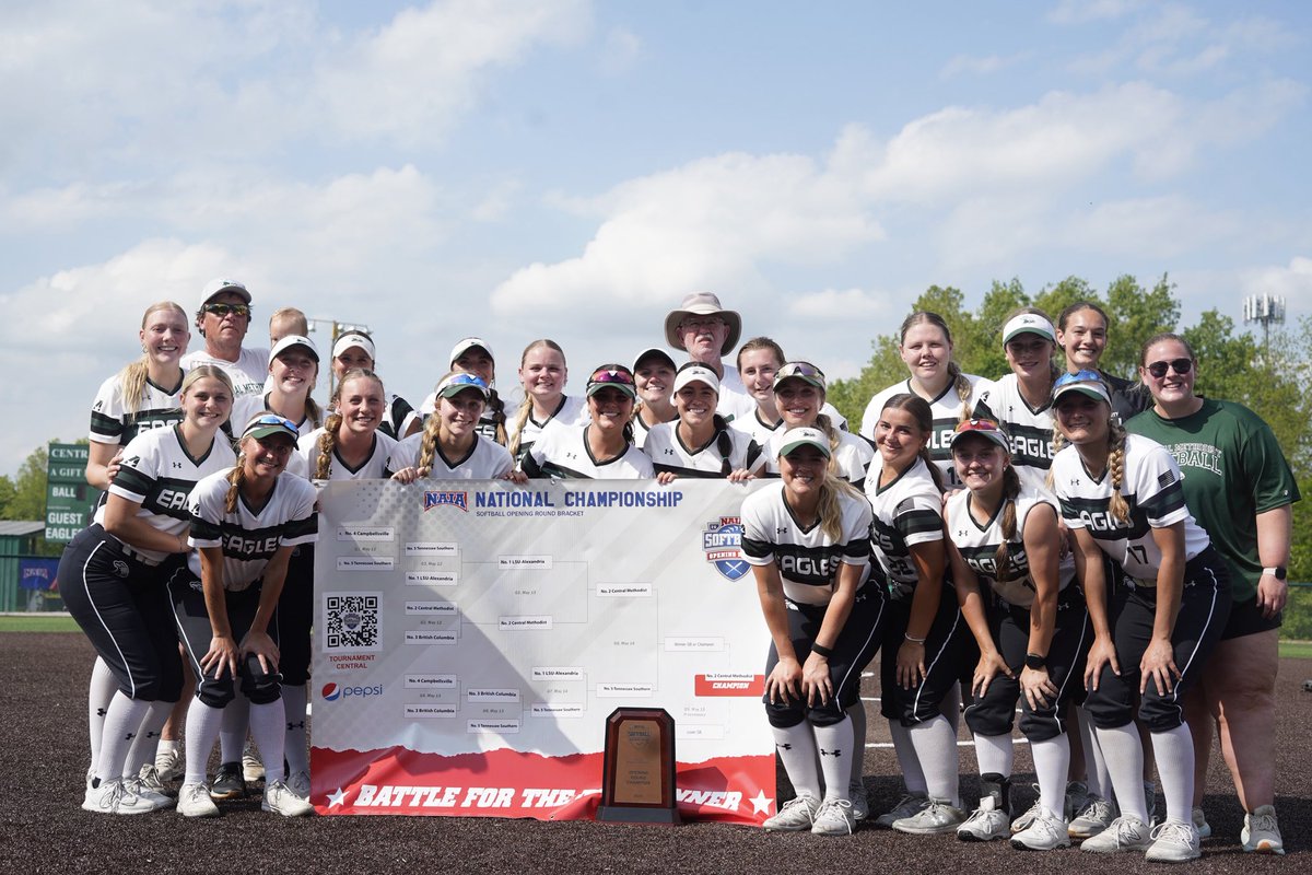 cmueaglesSB's tweet image. ALL SMILES BECAUSE WE ARE OPENING ROUND CHAMPS AND GOING BACK TO GEORGIA!!!! 🥳🥎🦅💗🔥🥛🐐☕️🍑👏🏻 #backtobacktoback #sweettea