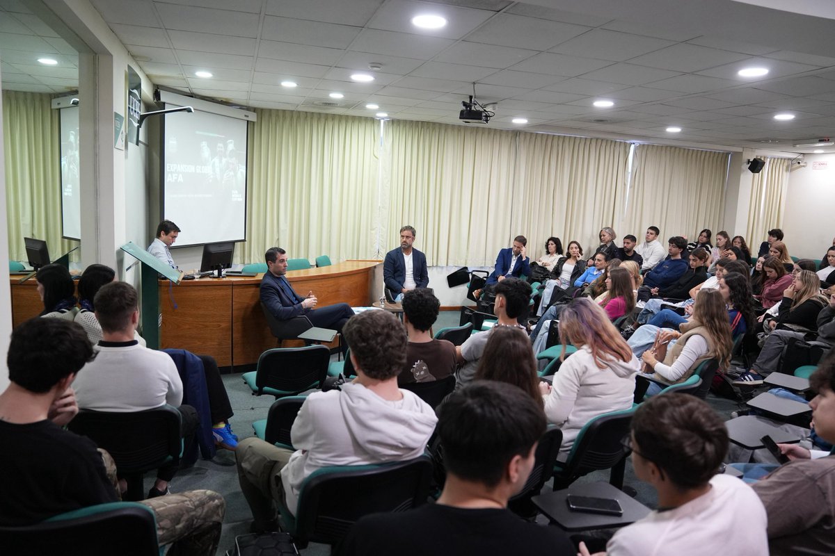 Leandro Petersen tweet media