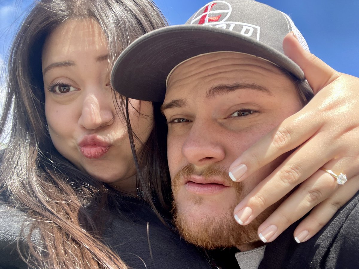 cherryvinyll's tweet photo. life update: i’m marrying my best friend💗 https://t.co/ZLcucVRRO8