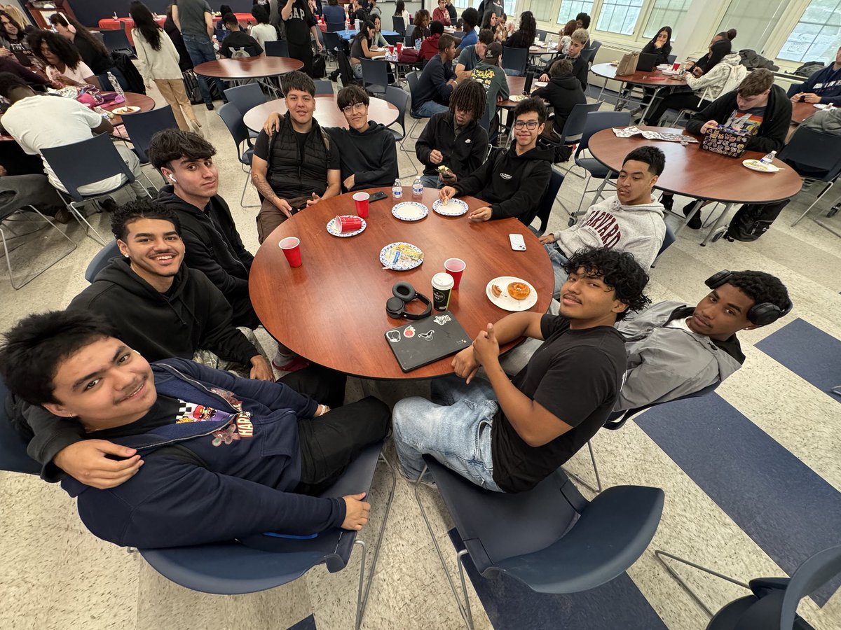 DunellenHS's tweet image. Thank you to the Dunellen Education Association and the Class of 2025 for the Senior breakfast. Much appreciated! ⚓️⚓️