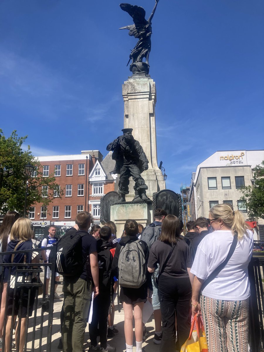 HistorySMG's tweet photo. Students from across the MRLP gathered in Derry for the History Shared Ed program, "Monuments, Memory &amp; Meaning."  Guided by Theatre of Witness Network , we explored many key sites: Ebrington Square, the War Memorial, &amp; Free Derry Corner.A day of learning, reflection &amp; connection https://t.co/oa9CdjPMKQ