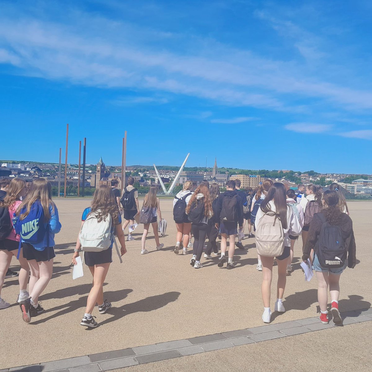 HistorySMG's tweet photo. Students from across the MRLP gathered in Derry for the History Shared Ed program, "Monuments, Memory &amp; Meaning."  Guided by Theatre of Witness Network , we explored many key sites: Ebrington Square, the War Memorial, &amp; Free Derry Corner.A day of learning, reflection &amp; connection https://t.co/oa9CdjPMKQ