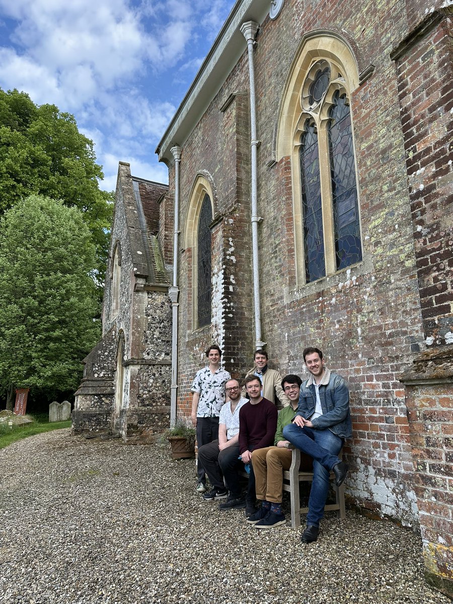 🌳 An evening of folk songs and madrigals 

It was an idyllic English countryside scene in in a sun-soaked Hampshire for our ‘Wishing Tree’ programme. Next, we’re working with the students at Cranmore School towards a collaborative concert this evening!