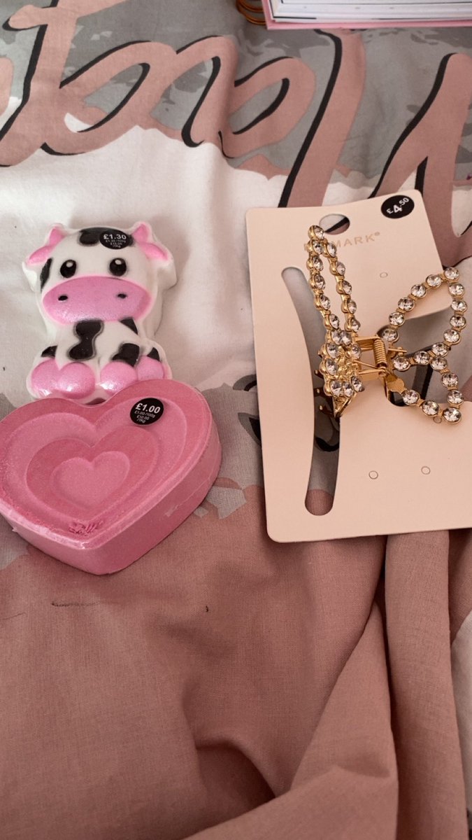 NicoleMary2004's tweet photo. I got these as well I love them 😍❤️Xxx https://t.co/gvCOxhtwVO
