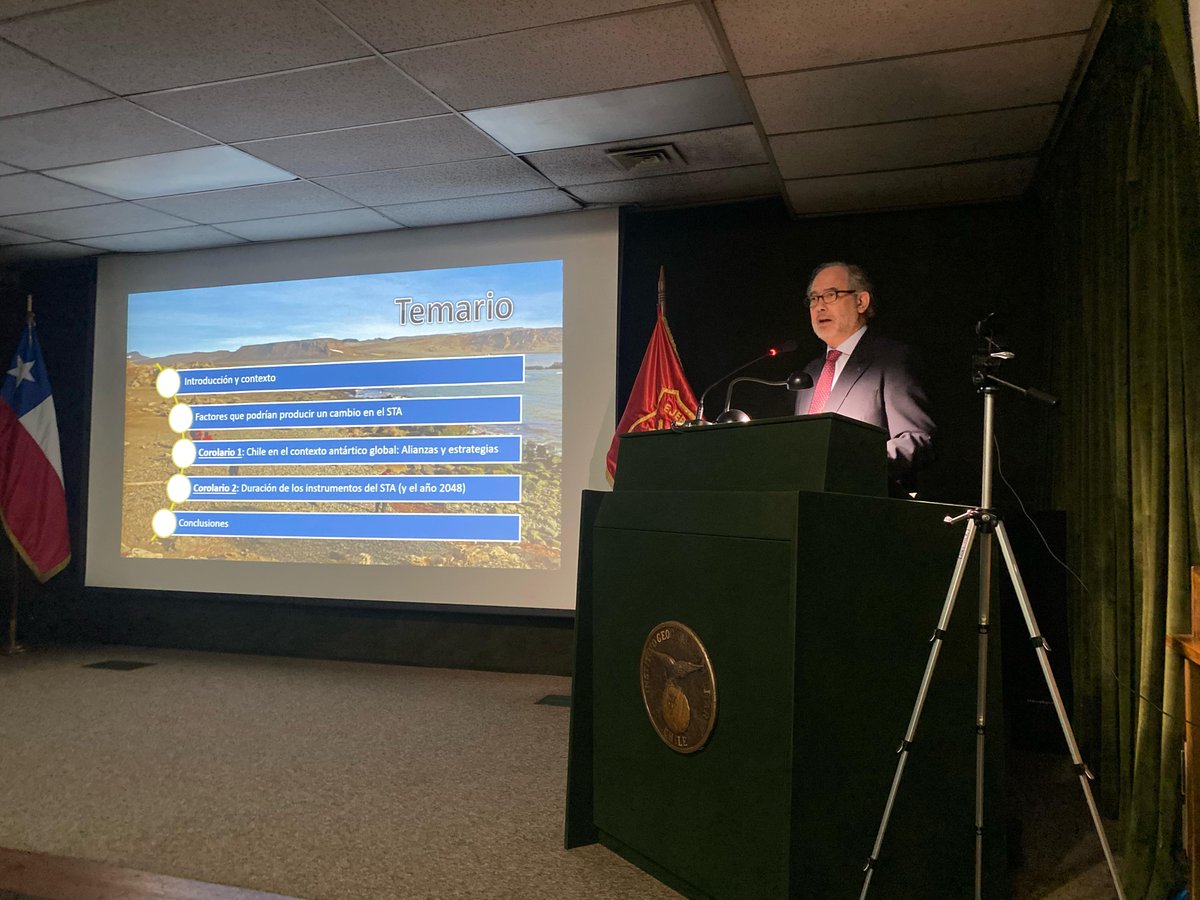 MilenioBASE's tweet photo. 🇦🇶“Elementos para una visión futura de la Gobernanza Antártica” 👉Presentación del investigador @derechouchile @U_Antartica @MilenioBASE Dr. Luis Valentín Ferrada, en el seminario organizado por @cesim_chile @Ejercito_Chile https://t.co/K0IMbQIcuC