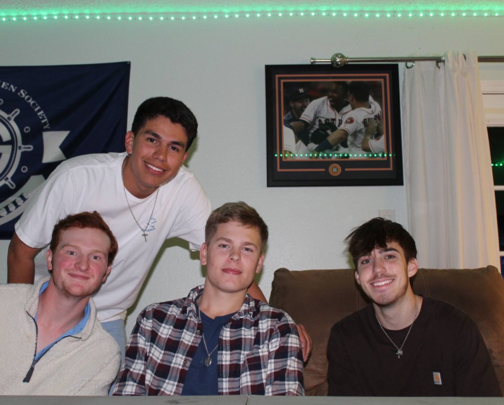 BenjaminLee01's tweet photo. @tonykemp Tony, 

My college roommates and I were huge T. Kemp fans. We bought an autographed picture &amp; had it framed to hang in our living room (See below). Oh, and thanks for the 21st Birthday Shoutout. Enjoy retirement, and Go Stros! https://t.co/2LSmQOJbIX