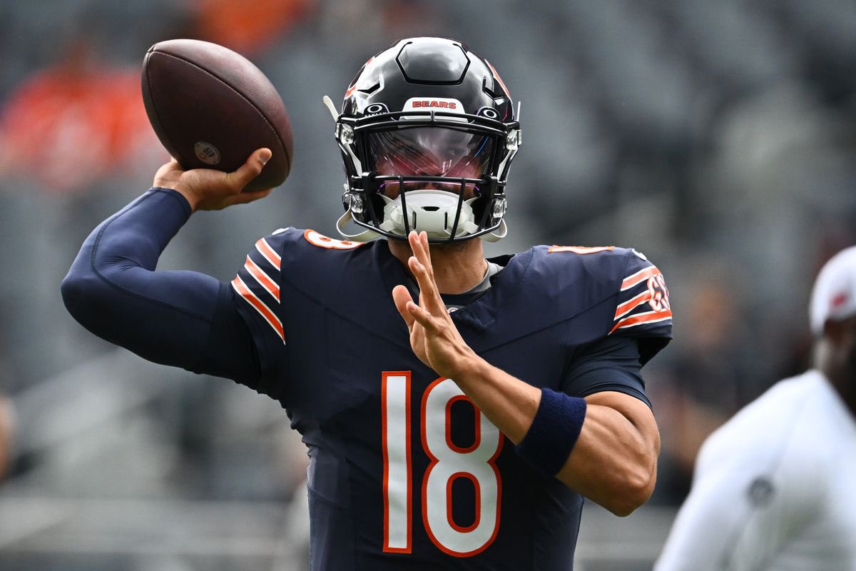 MLFootball's tweet photo. 🚨🚨BREAKING NEWS🚨🚨

Caleb Williams' father did NOT want his son to play for the #Bears. 

Williams discussed with his attorneys the possibility for his son to sign with the UFL and become an unrestricted NFL free agent in 2025, choosing his own destination.

🤯🤯🤯

(Via ESPN) https://t.co/Ivu59CBVEc
