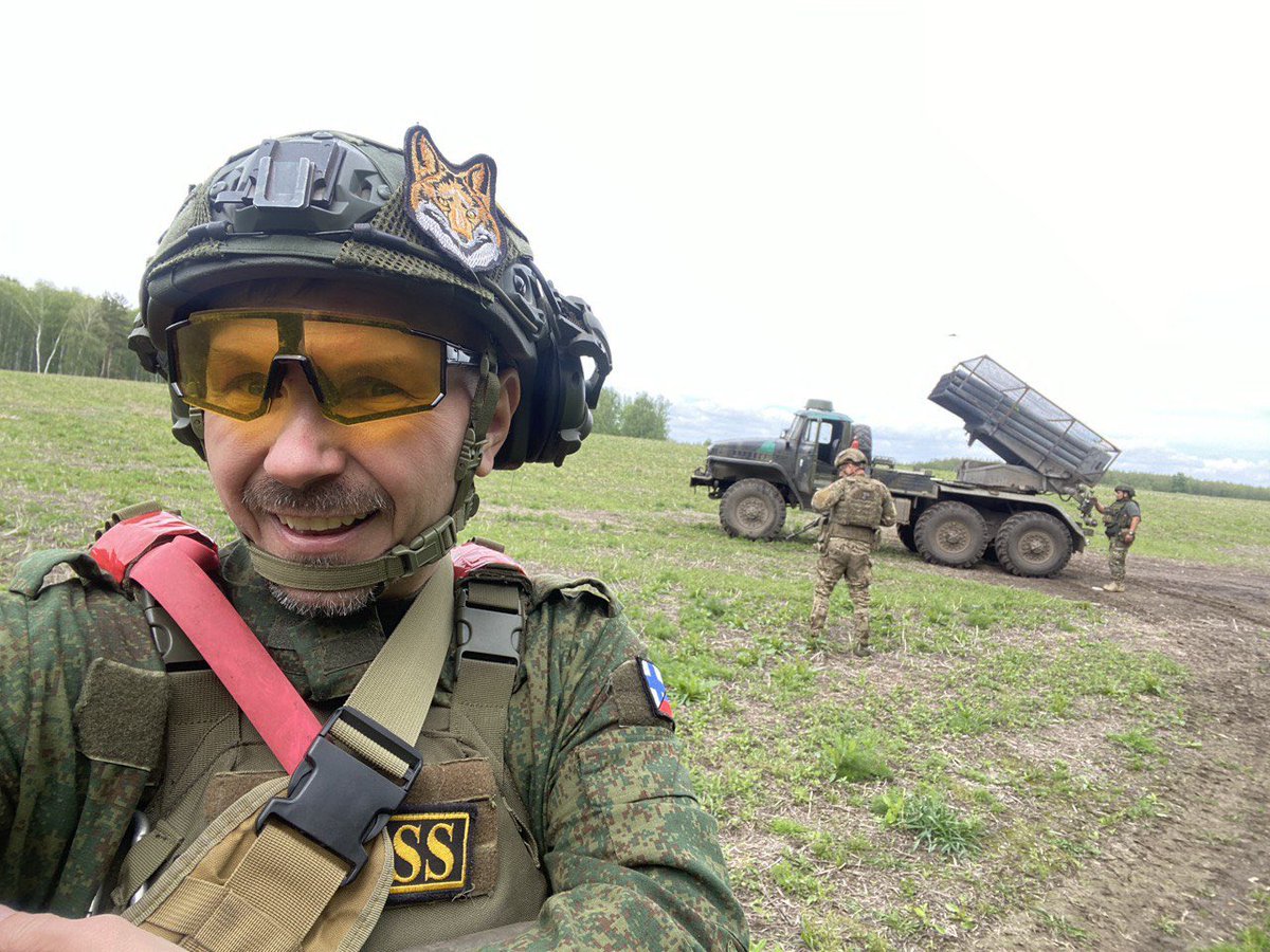 Kuinka kauan Ukrainan 🇺🇦puolustus vielä kestää Sumyn alueella? Paine kasvaa, ja uhka­kuvia on useita. Venäläiset 🇷🇺voimat ovat edenneet Sumyn alueella. Ukrainan armeija kärsii valtavista tappioista Kurskin alueella mutta silti pyrkii  puskee Venäjän puolelle.