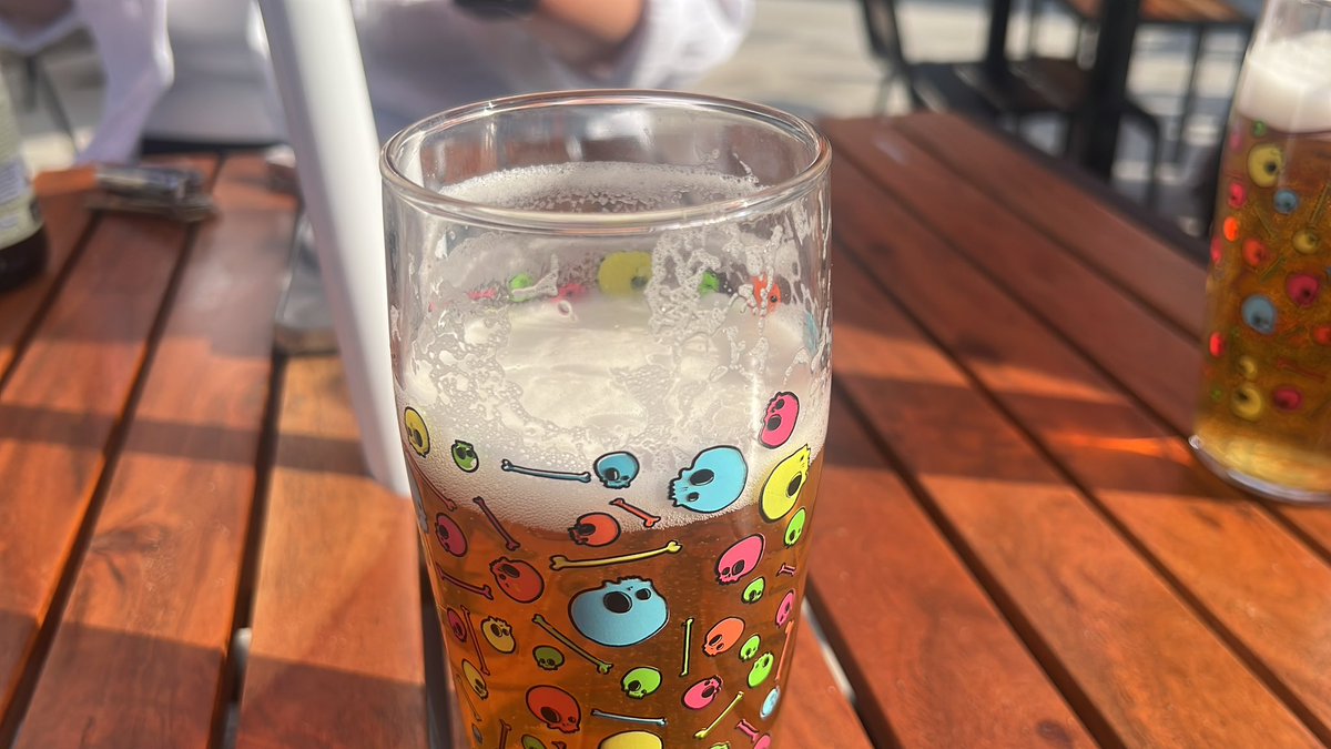 DCUnitedWorcs's tweet image. Pre match pints ☀️ 🍺 

#DoItForDomo