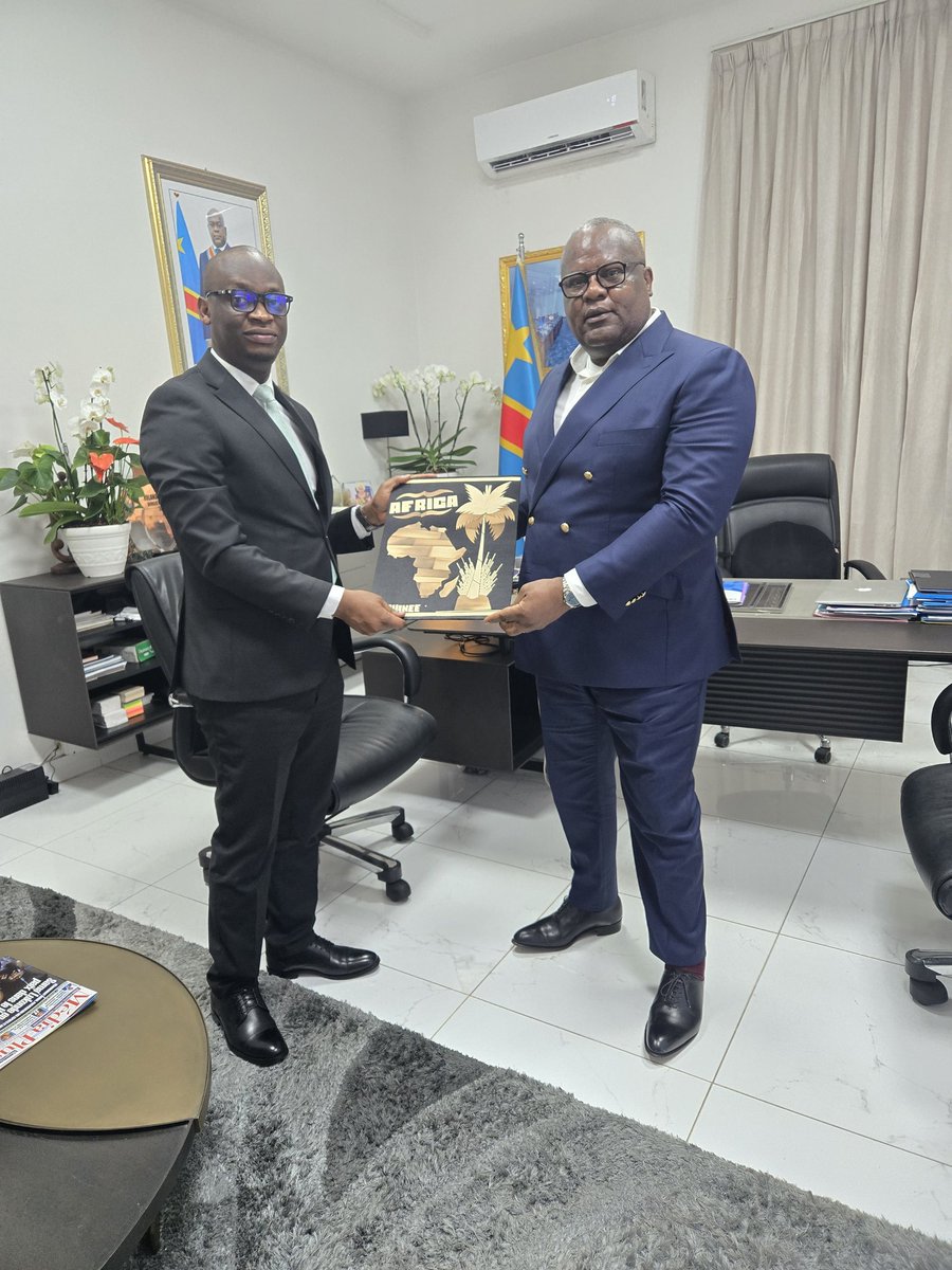 In line with the highest authorities' instructions, I met with the Director-General of Migration [DGM] of the 🇨🇩 to discuss ways and means for addressing the migration and immigration-related affairs of the 🇬🇳 diaspora in the DRC.