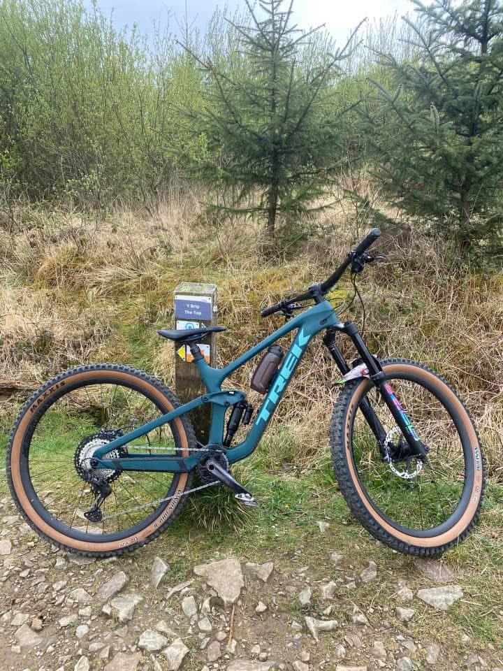 daviesGDD's tweet photo. 😞 BIKES STOLEN 🤬

I’m heartbroken to say that both mine &amp; my sons bikes have been stolen off the back of my van outside of Mattioli Woods Welford Road Stadium, Leicester between 13:15 &amp; 13:45 today 15th May. 

Pease RT far &amp; wide to give max chance of getting these back 🙏 https://t.co/uhuDoXkwaI