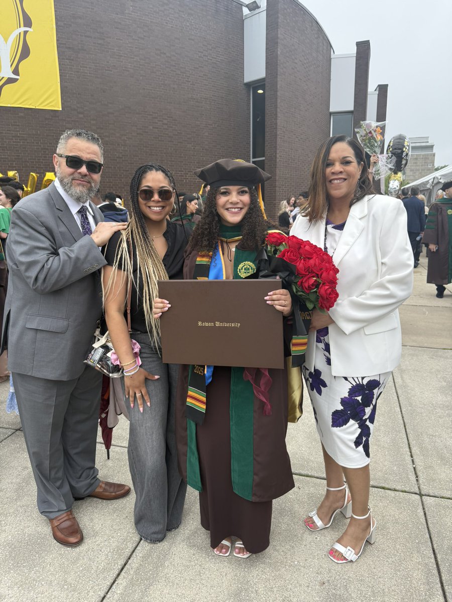 Brie Savage tweet media