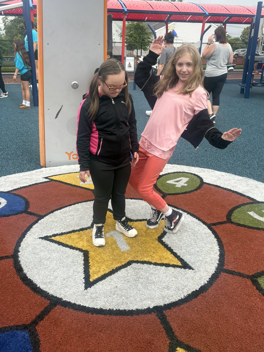 Jennifer Rowland tweet media