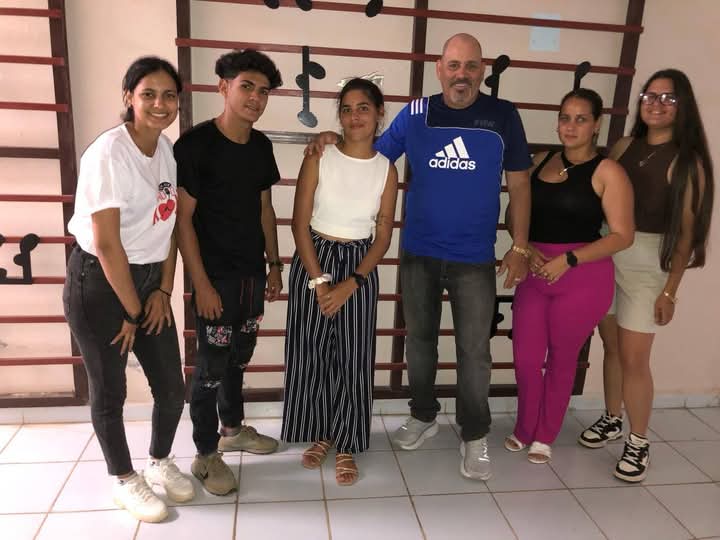 CutinoMiladys's tweet photo. Con orgullo recibimos en #RadioSurco en #CiegodeAvila #Cuba a integrantes del Movimiento de Corresponsales de la #FEU_UNICA como parte de su Jornada de Comunicación 2025.
@CedenoPazo
@companioni74 @FctGallardo @fernandezarcia https://t.co/PMy0vzCAOY