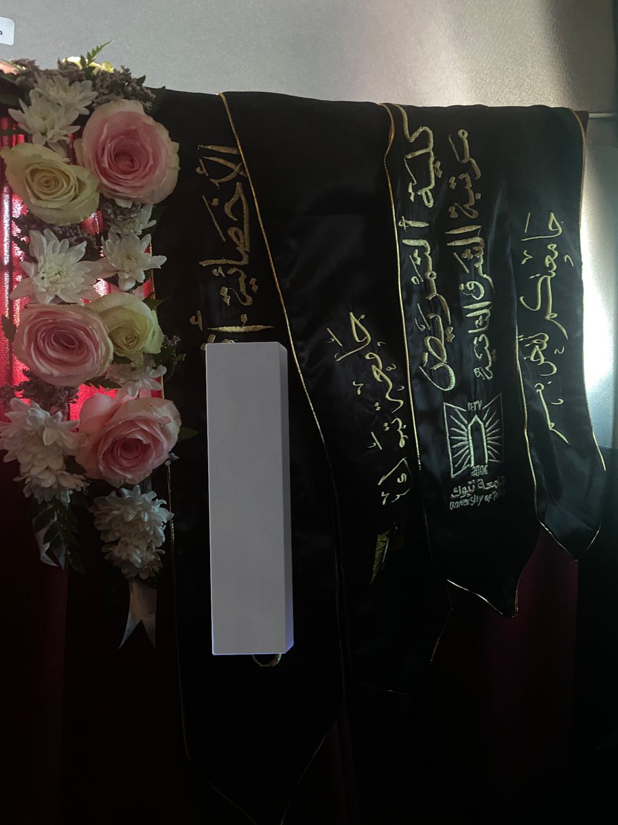 onlymeisde's tweet photo. 15 may 25
17/11/1446🎓🤍 https://t.co/TfBTG78DKI