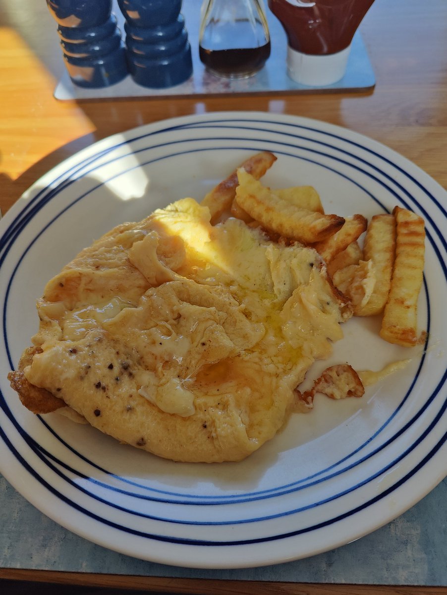 RadarLanark's tweet photo. I know most people will be going so what but this is my first omelette. I may have overdone the filling, and there was a minor incident taking it out of the pan, but it tastes great. π
#novicecook https://t.co/x8f1UAqQ09