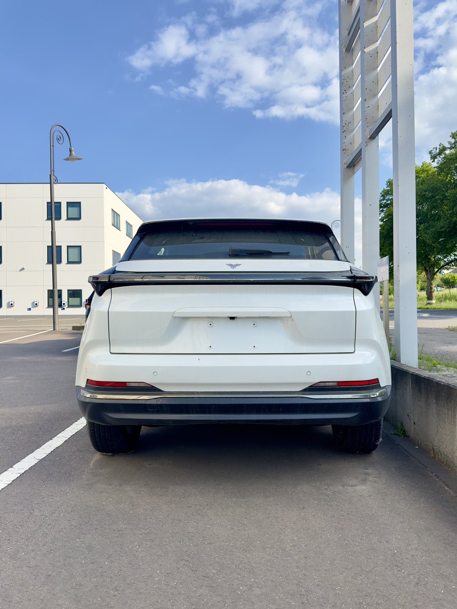 DriveGreen80167's tweet image. Just spotted a Neta X parked here in Luxembourg 🇱🇺 👀
#NetaX #Luxembourg #ElectricVehicles #alwaysbecharging