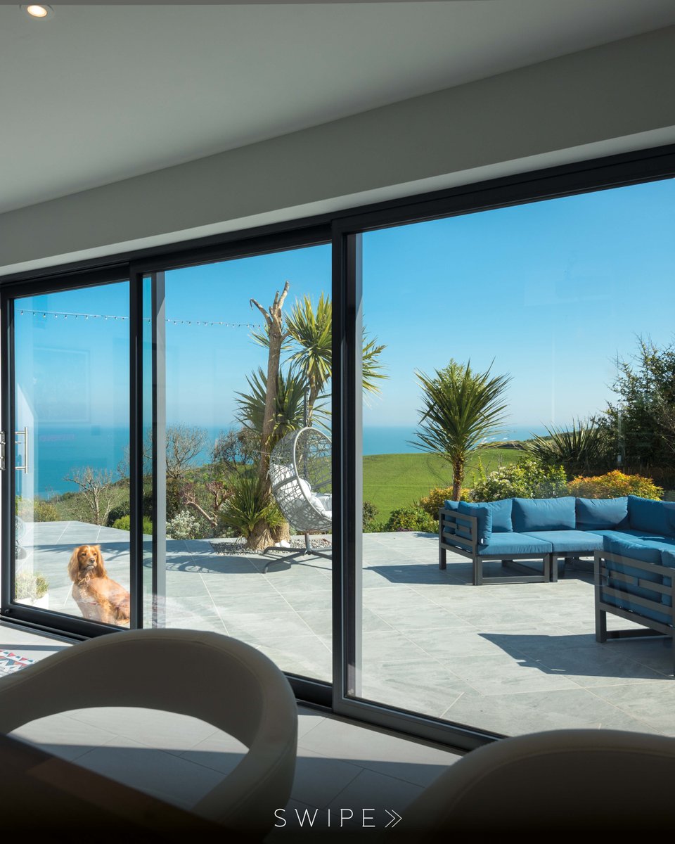 Originbifolds's tweet photo. Open up to endless views 👀🌊
Our OS-44 Sliding Doors in 7015M Slate Grey create the ultimate wow factor, perfectly framing this breathtaking coastal setting. https://t.co/izZFVBt4Ce