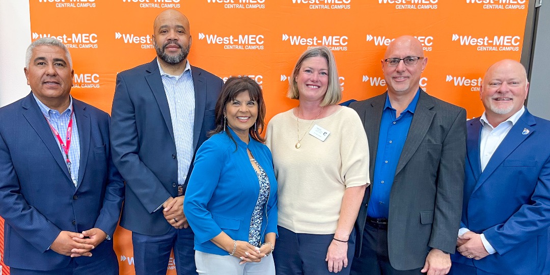 West-MEC was honored to host 70 members of WESTMARC for an engaging and productive conversation on workforce development. 

Thank you to all who joined us in supporting the growth and success of Arizona’s workforce! 📈🌟

#WestMEC #CareerTechEd