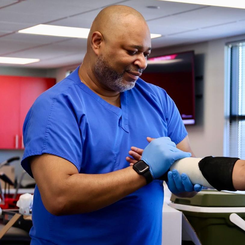UAB Department of Orthopaedic Surgery (@uabortho) on Twitter photo 👏 Congrats to Will Mayweather from UAB Orthopaedics on earning national instructor status from ASOP! Now recognized as a Fracture Immobilization Workshop Instructor, he’s set to share his expertise nationwide. @uabheersink @uabnews <a href="/uabmedicine/">UAB Medicine</a> 👏 Congrats to Will Mayweather from UAB Orthopaedics on earning national instructor status from ASOP! Now recognized as a Fracture Immobilization Workshop Instructor, he’s set to share his expertise nationwide. @uabheersink @uabnews <a href="/uabmedicine/">UAB Medicine</a>