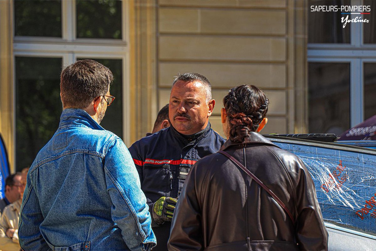 pompiers78's tweet photo. #SécuritéRoutière | Dans le cadre de la semaine de la sécurité routière au travail 2025, les @pompiers78 🚒 étaient aujourd'hui présents à la Préfecture des Yvelines afin de sensibiliser aux gestes et comportements qui sauvent en lien avec cette thématique.
En bonus, les employés ont pu également observer une démonstration de désincarceration d'un véhicule accidenté 🚨🚗