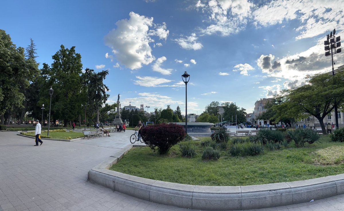 Arun Sahu (@ambarunsahu) on Twitter photo Had a lovely exchange with Mr Dragomir Draganov, Regional Governor of the Ruse Region, Bulgaria, for promoting India in Bulgaria <a href="/IndiaInBulgaria/">India in Bulgaria</a> <a href="/IndianDiplomacy/">Indian Diplomacy</a> Had a lovely exchange with Mr Dragomir Draganov, Regional Governor of the Ruse Region, Bulgaria, for promoting India in Bulgaria <a href="/IndiaInBulgaria/">India in Bulgaria</a> <a href="/IndianDiplomacy/">Indian Diplomacy</a>