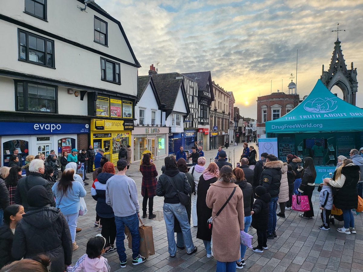 drugfreeworld's tweet photo. In Maidstone, England. 
Thank you @jiveaces 

#TruthAboutDrugs #DrugFreeWorld https://t.co/yxMmoMoBFA