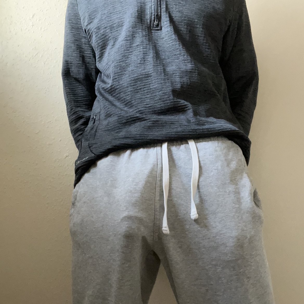 Jaksumx's tweet photo. Grey x grey sweats https://t.co/HCKVo55zWG