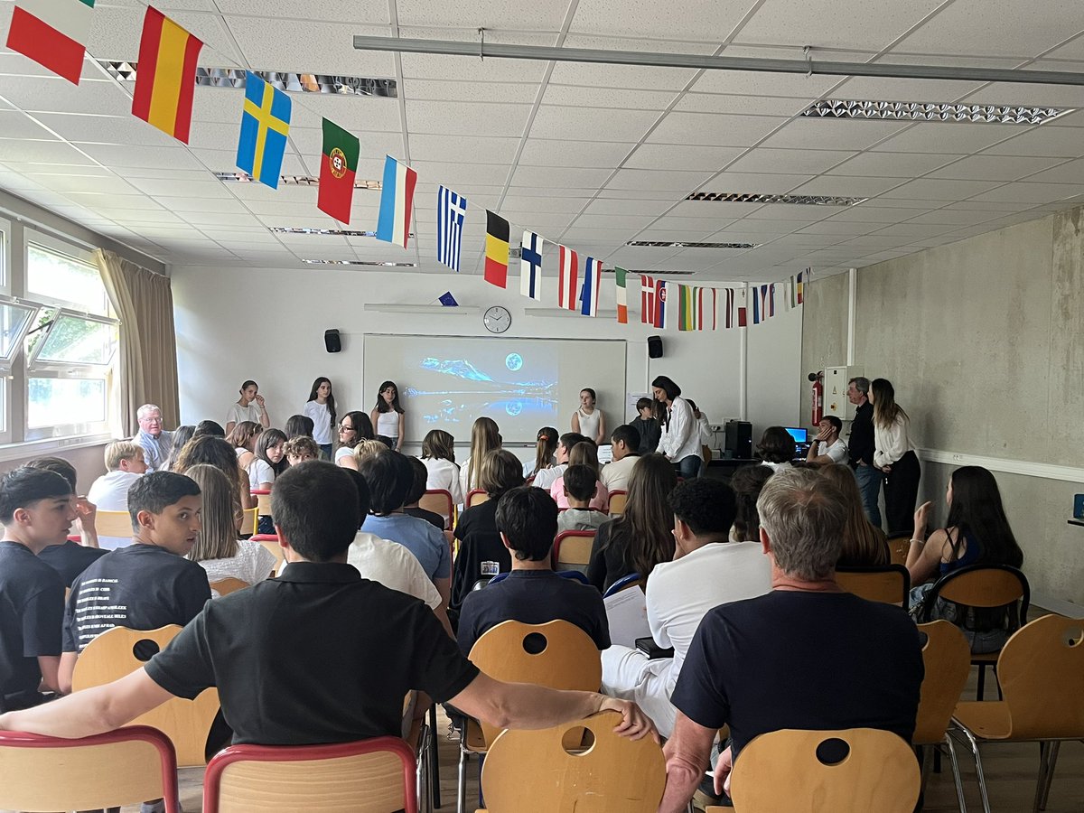 Présentation remarquable des élèves de #portovecchio <a href="/mariadeperetti/">Collège_MariadePeretti</a>  <a href="/CDIportovecchio/">CDI Lycée - Portivechju</a> <a href="/PhhMary/">HENRIQUES_Maryline</a> de leurs projets #edd #e3d avec leurs enseignants 👏👏merci à l <a href="/OEHC_/">OEHC</a> pour son intervention 💦💦💦ainsi que le collège Maria de Peretti pour l’accueil et l’organisation 🪴🌱🌱