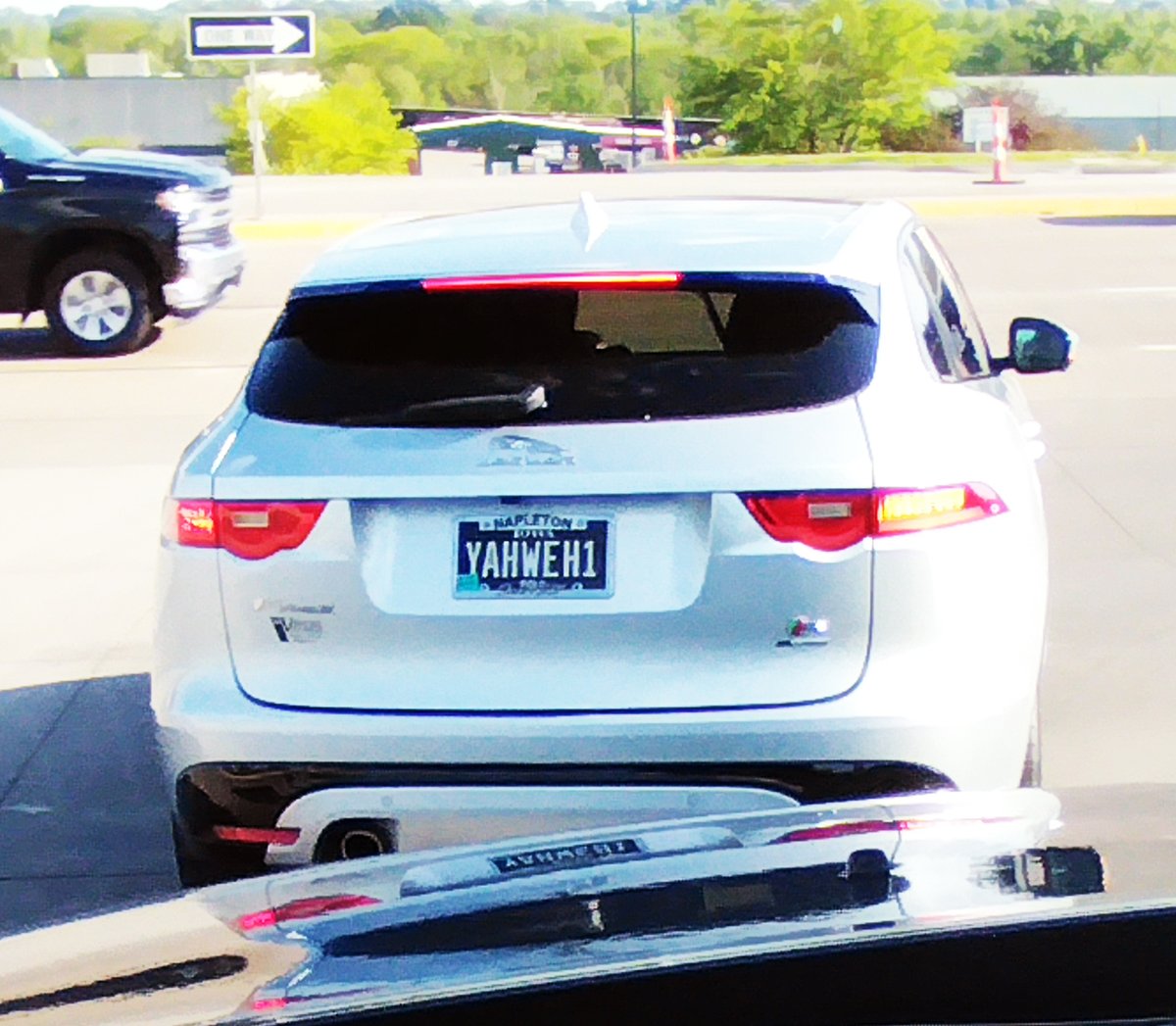 conleygroup1's tweet photo. It's a different day when you follow God out of the car wash... https://t.co/712kDtmBuf