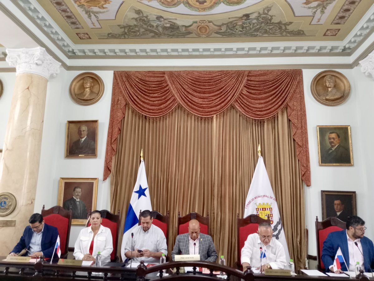 Miembros de la Junta Calificadora se reunieron en la mañana de este jueves 15 de mayo, para analizar los expedientes de apelaciones interpuestas por contribuyentes sobre resoluciones que en materia de carga impositiva emite la Tesorería.