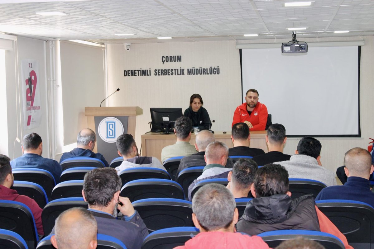 hakantastann1's tweet photo. Denetimli serbestlik müdürlüğü Spor seminerimiz. https://t.co/LzEikNLrwO