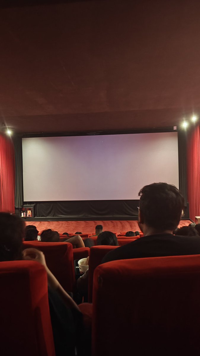 Devanshuism's tweet photo. Its 10:38 rightnow and the show for 10pm is not started yet at pvr nexus mall koramangala bangalore what is this? Its a week day  #PVRINOX #pvr #Raid2 #Bangalore https://t.co/nj9JbWLlQa