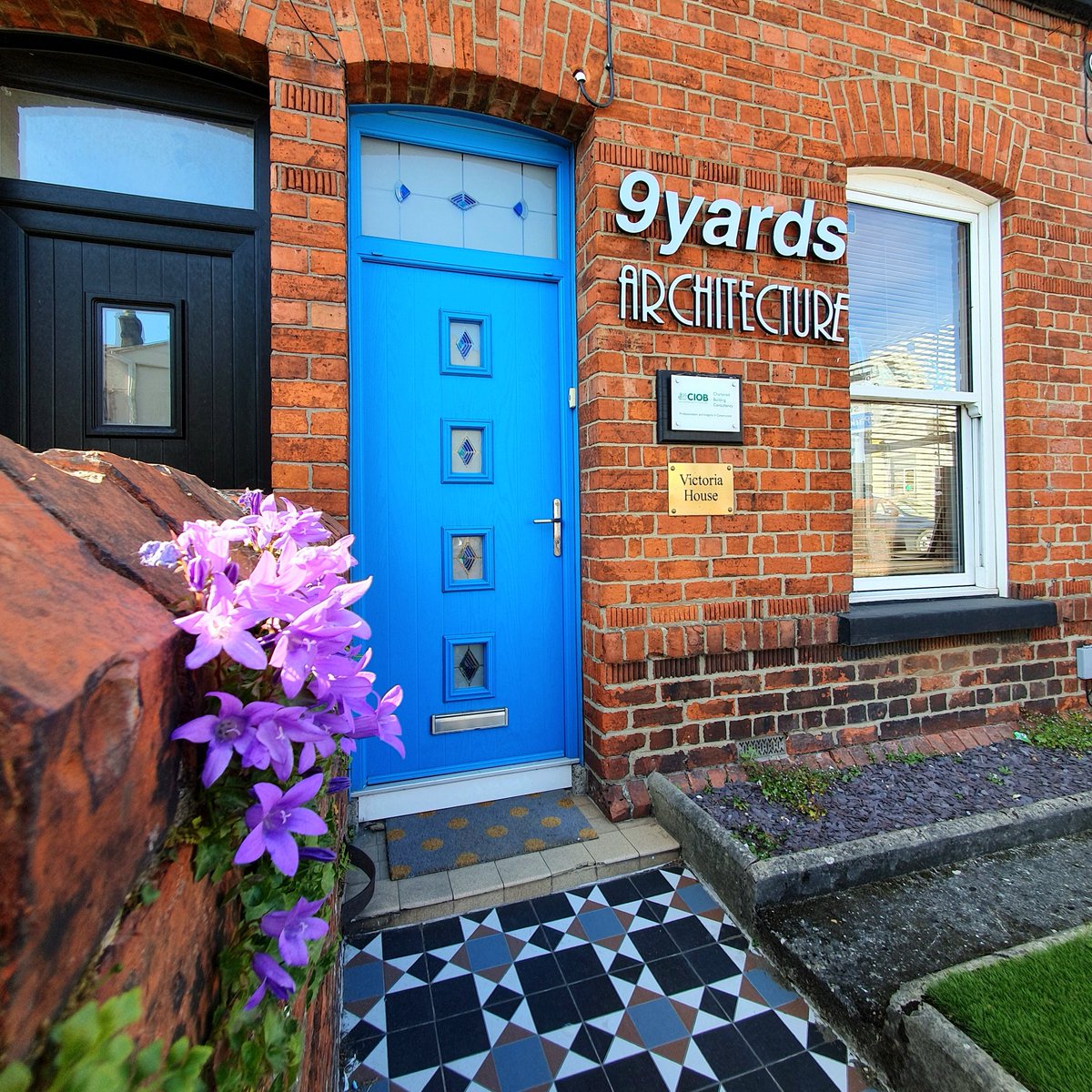 9yardsArchitec_'s tweet photo. What a lovely spot of colour at the 9yards office!
I know it's not good for the brickwork but it's good for the soul 😊
#9yards #CharteredBuildingConsultancy #buildability #BuiltOnThePage https://t.co/iNgbZ3X1j5