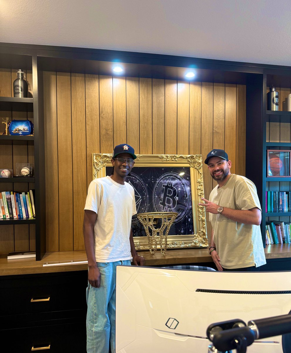 Big S/O to my guy Jarrett <a href="/HoopDreamstudio/">Hoop Dream Studios</a>

Built me a custom 1 of 1 Bitcoin/Ethereum piece for my office. He’s made pieces for a number of famous athletes and music artists!

Beyond exceptional work! Much appreciated! 

hoopdreamstudios.com
