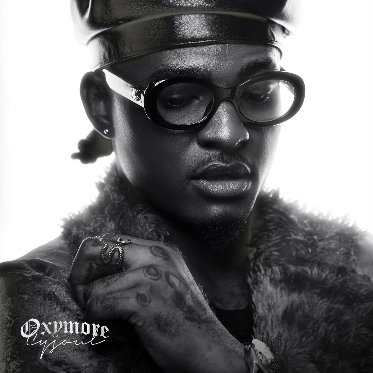 Modernité et tradition. Force et vulnérabilité. Intime et universel. Oxymore : Acte I raconte ma dualité. 

Une pop ethnique, entre langues de mes terres et sons d’aujourd’hui. J'y parle d’amour, de doute, de liberté.

C’est l’acte premier de mon oxymore.

#Oxymore #NouvelAlbum